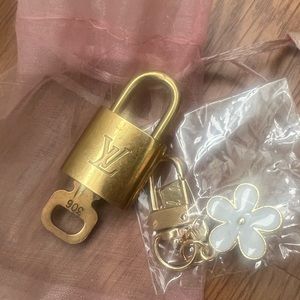 LV | Lock and Key | EXTRA Bag charm | Louis Vuitton